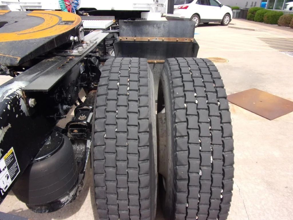 2020 Peterbilt 567 - image 8