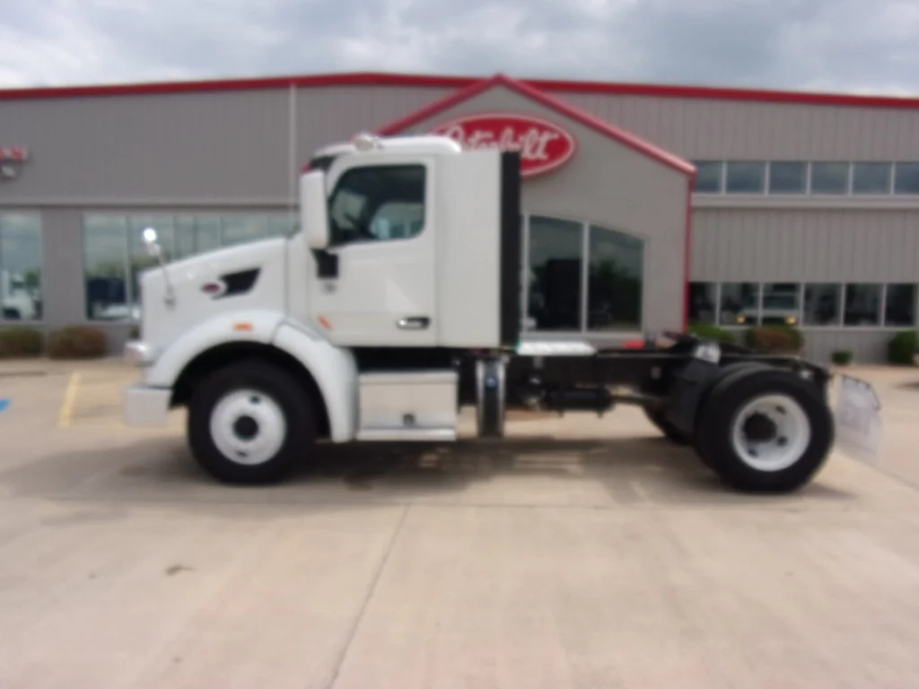 2020 Peterbilt 567 - image 5