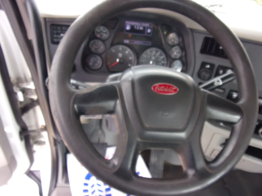 2020 Peterbilt 567 - image 14