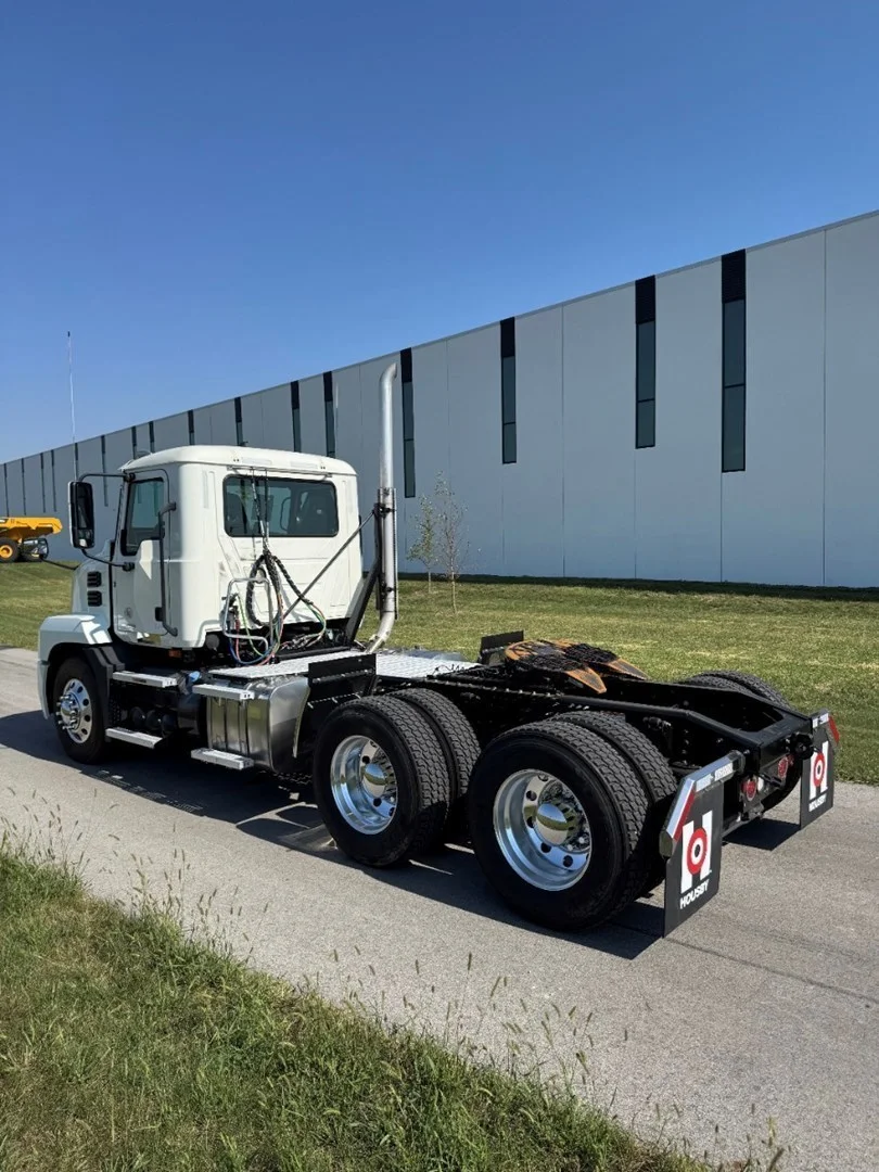 2022 MACK AN64T - USED TRUCKS DAY CAB - image 4