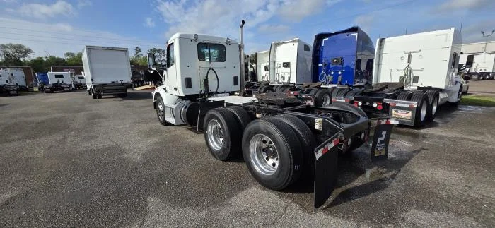 2023 Peterbilt 567 - image 4