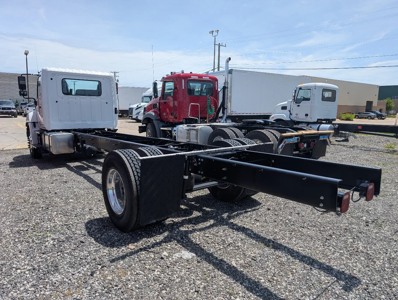 2025 Hino in Sterling Heights, MI — photo 4