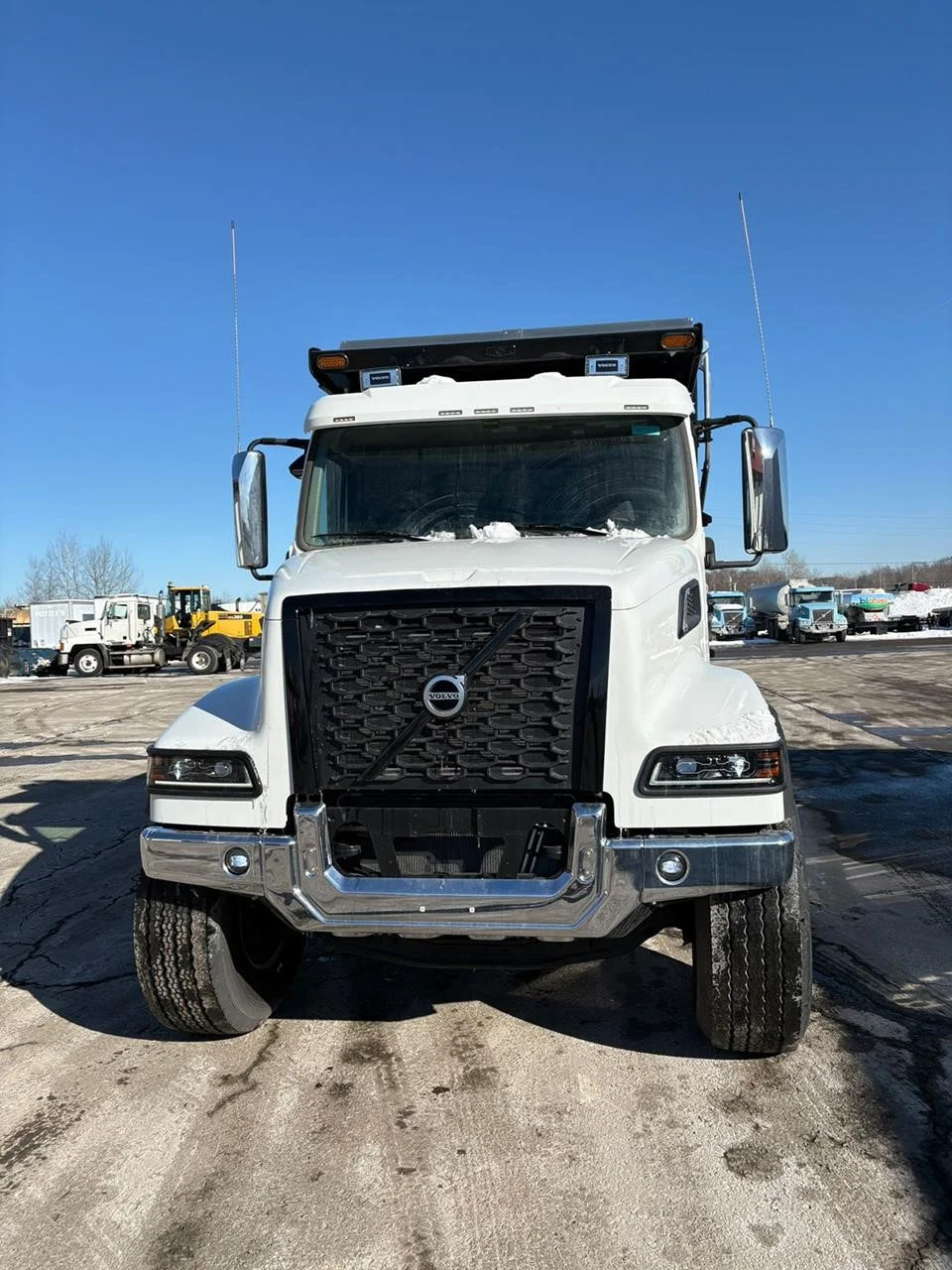 2026 Volvo VHD 300 in Hermon, ME — photo 2