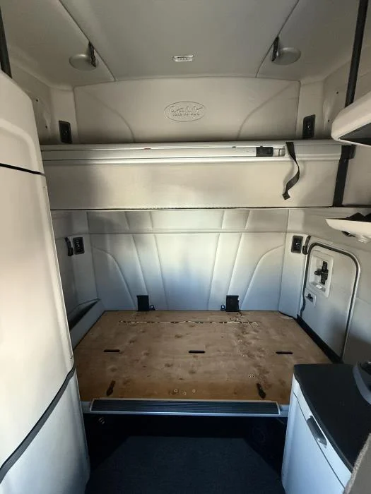 2022 Peterbilt 579 - image 12