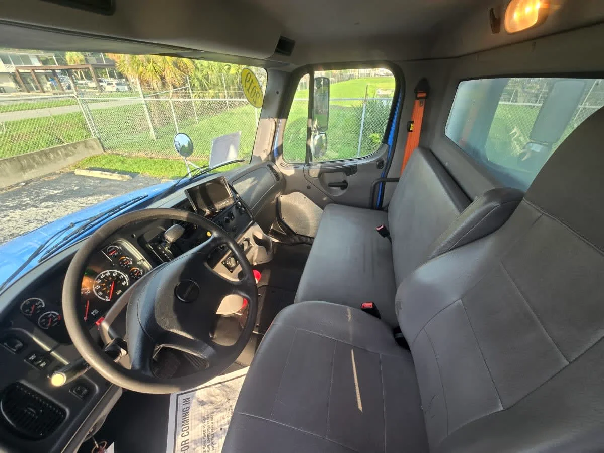 2019 Freightliner M2 106 in Tampa, FL — photo 7