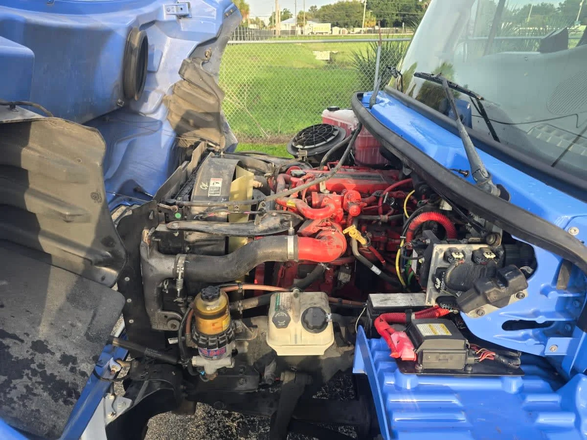 2019 Freightliner M2 106 in Tampa, FL — photo 9