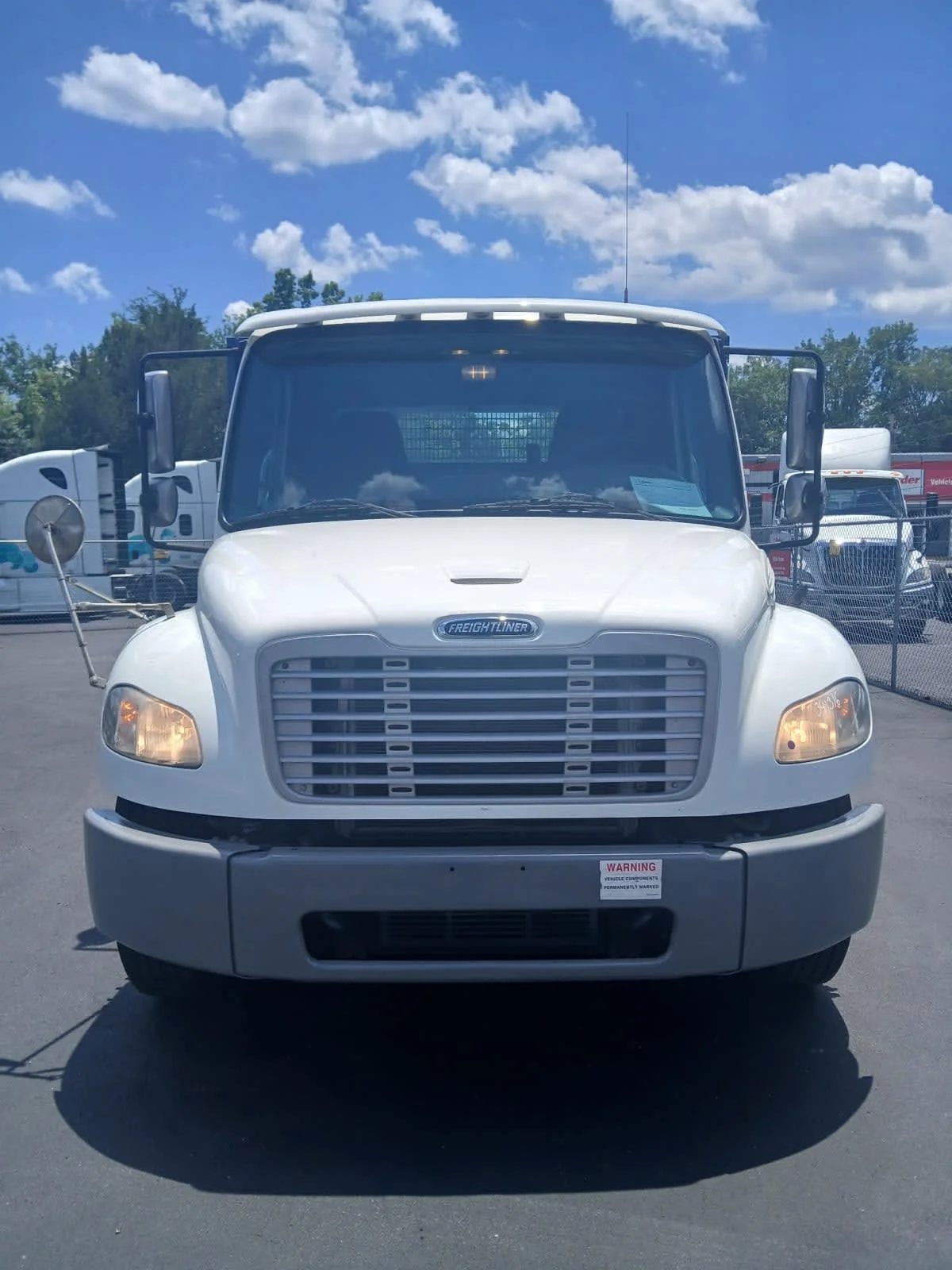 2015 Freightliner M2 106 in Jacksonville, FL — photo 2