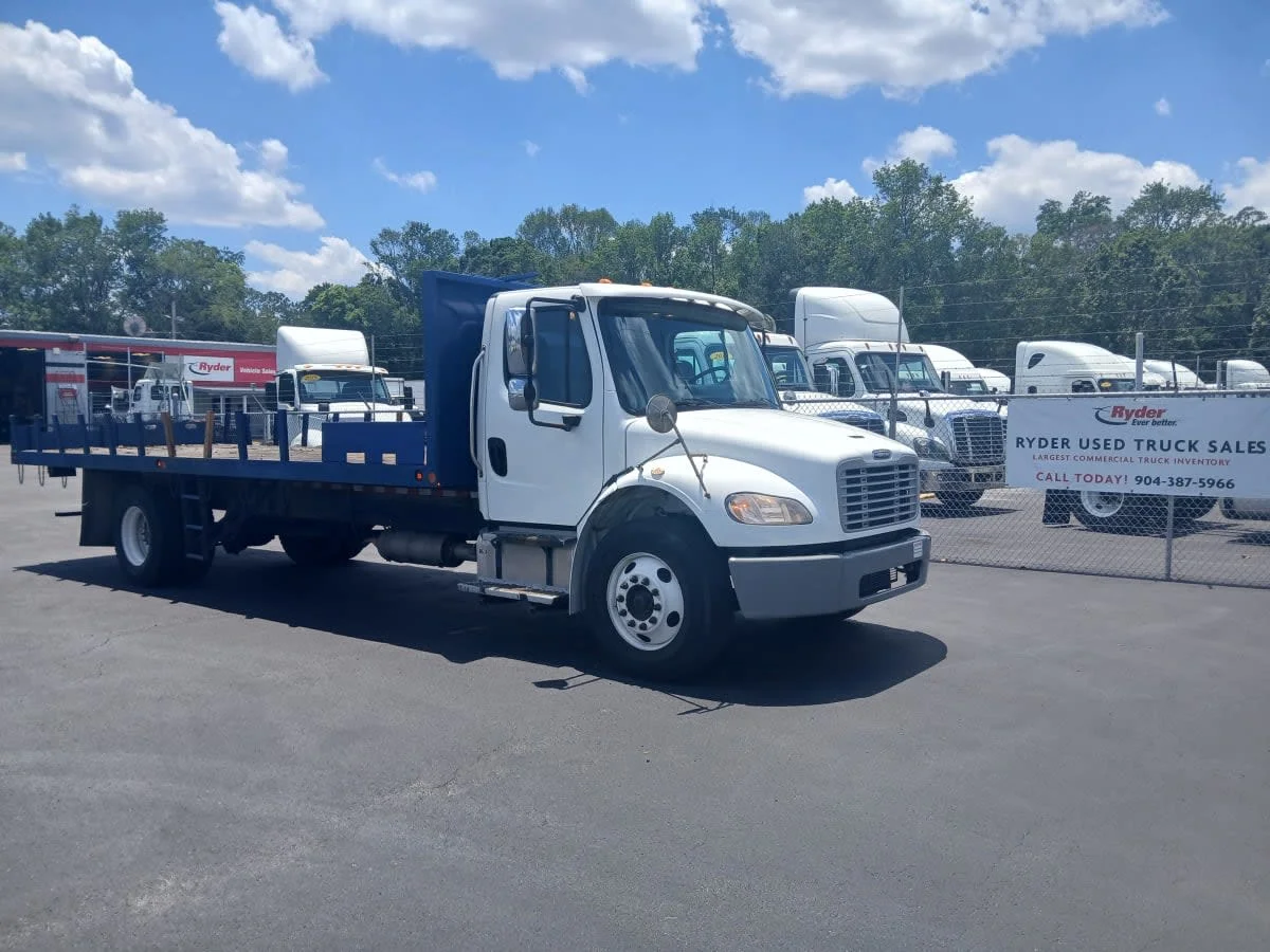 2015 Freightliner M2 106