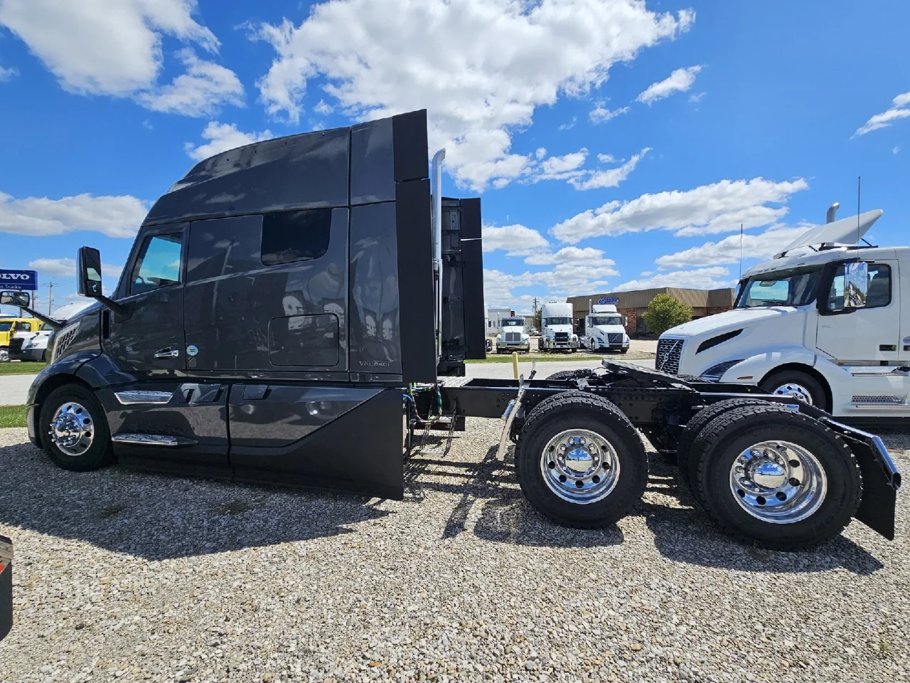2025 Volvo in Kahoka, MO — photo 6