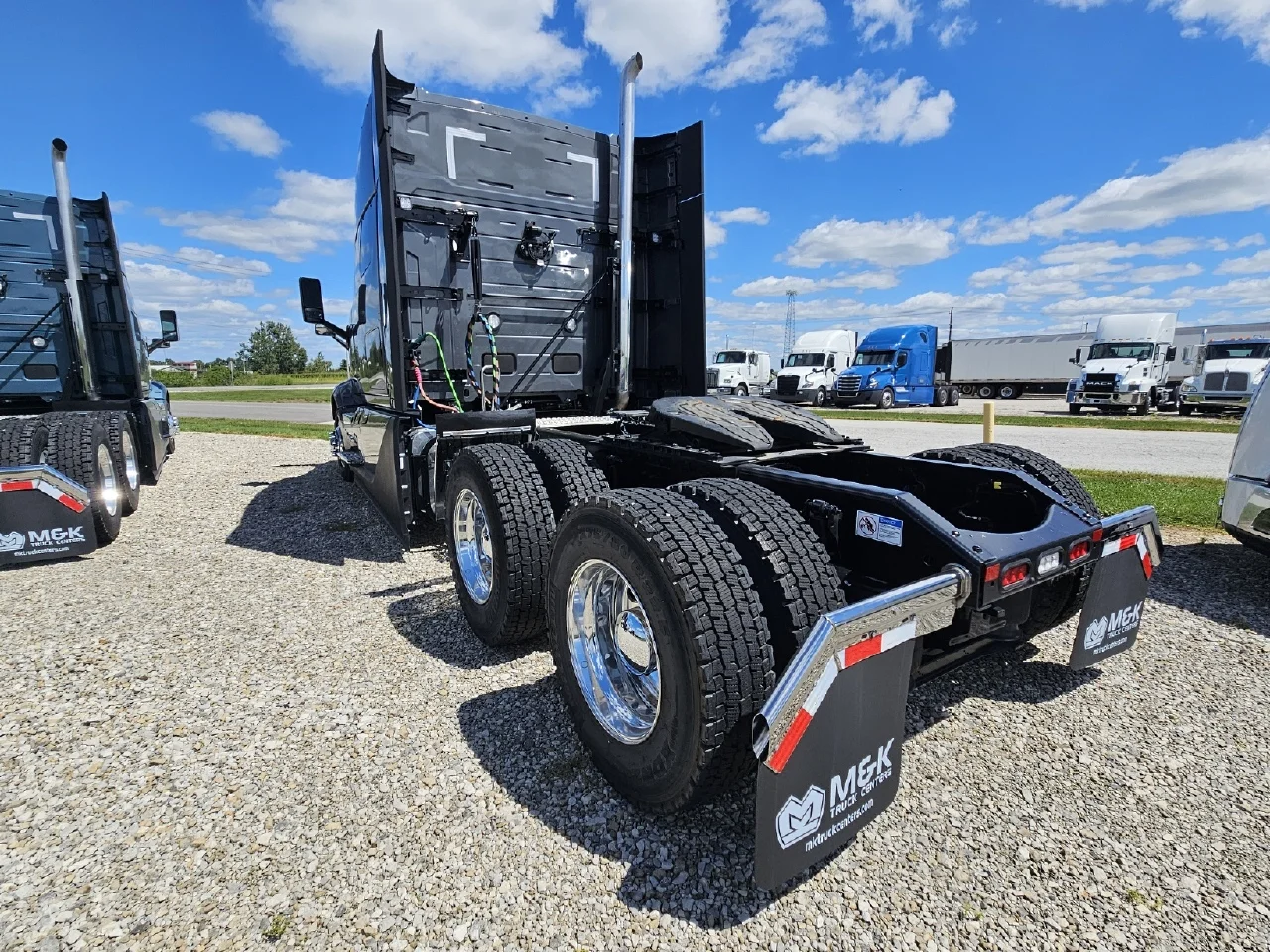 2025 Volvo in Kahoka, MO — photo 4