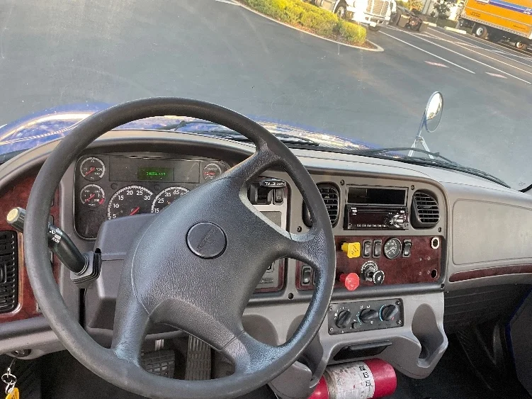 2020 Freightliner eM2 in Tampa, FL — photo 10