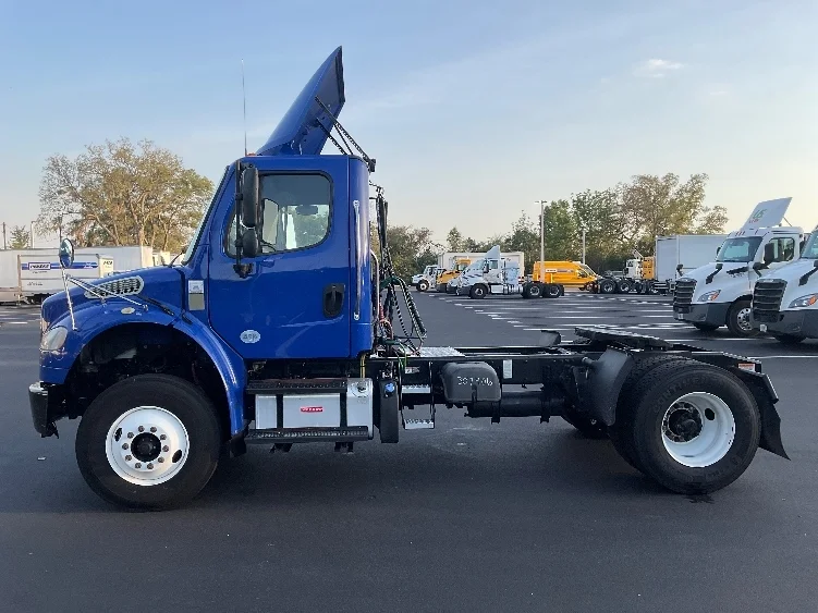 2020 Freightliner eM2 in Tampa, FL — photo 3