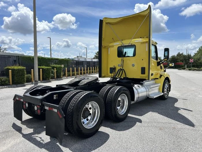 2021 Peterbilt 579 - image 5