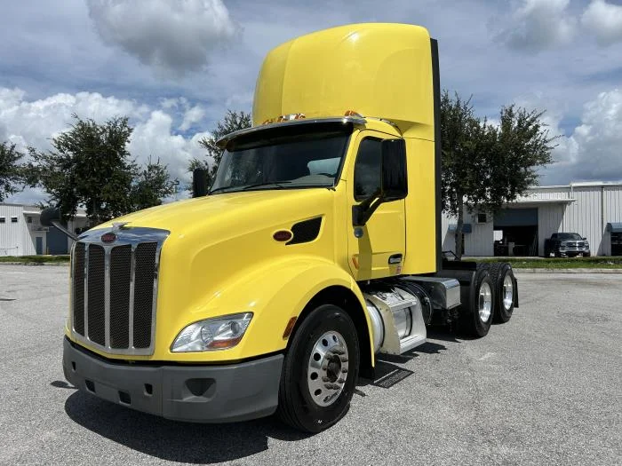 2021 Peterbilt 579 in Orlando, FL — photo 2