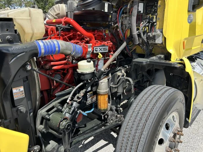 2021 Peterbilt 579 in Orlando, FL — photo 7
