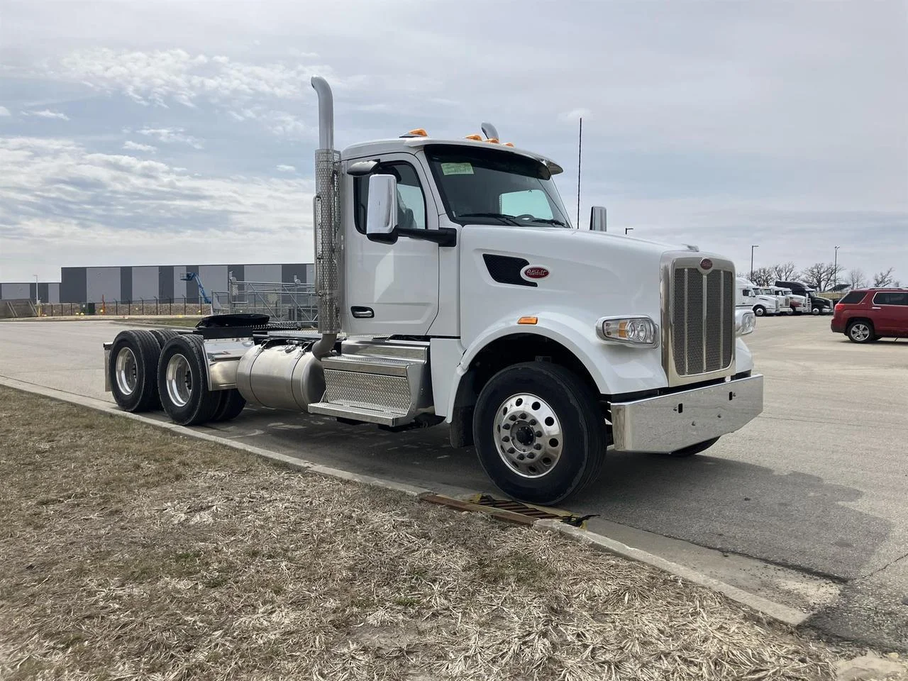 2027 Peterbilt 567 in Rochester, MN — photo 2