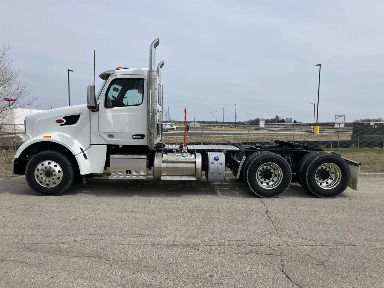 2027 Peterbilt 567 in Rochester, MN — photo 3