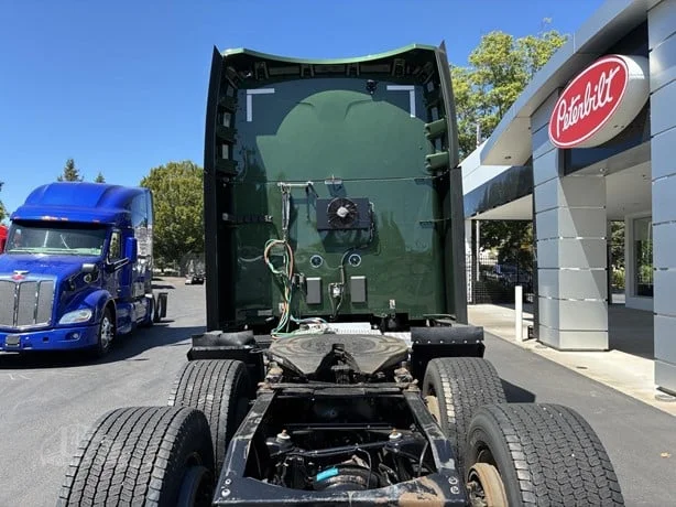 2021 Peterbilt 579 in Portland, OR — photo 5