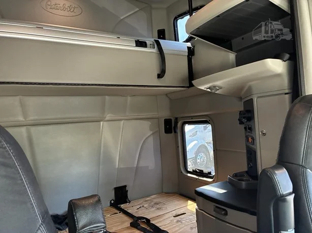 2021 Peterbilt 579 in Portland, OR — photo 17
