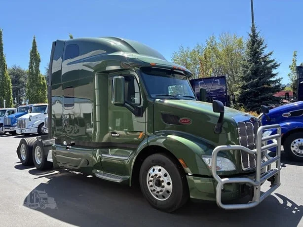 2021 Peterbilt 579 in Portland, OR — photo 3
