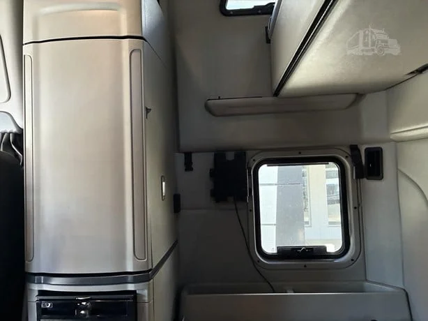 2021 Peterbilt 579 in Portland, OR — photo 19