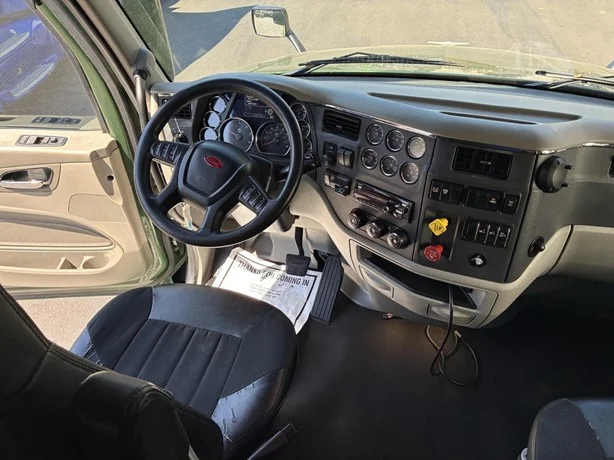 2021 Peterbilt 579 in Portland, OR — photo 23
