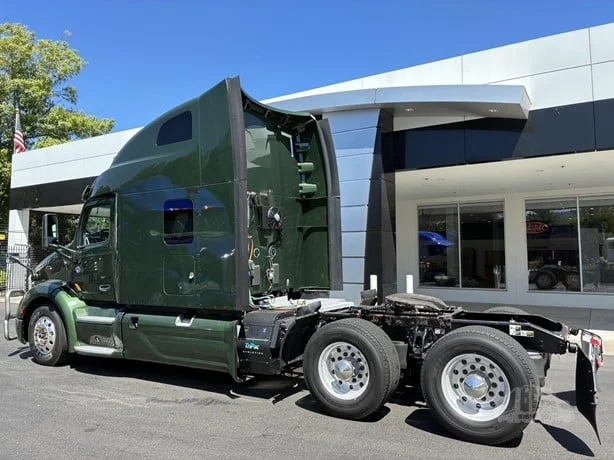 2021 Peterbilt 579 in Portland, OR — photo 6