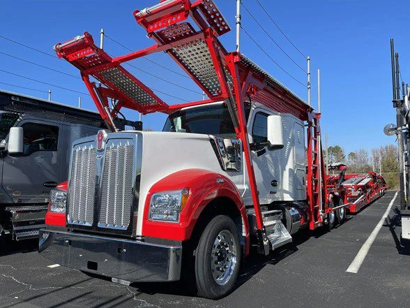 2025 Kenworth W990 in Portland, OR