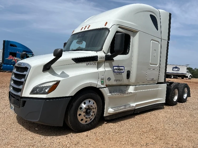 2021 Freightliner Cascadia in Longview, TX — photo 3