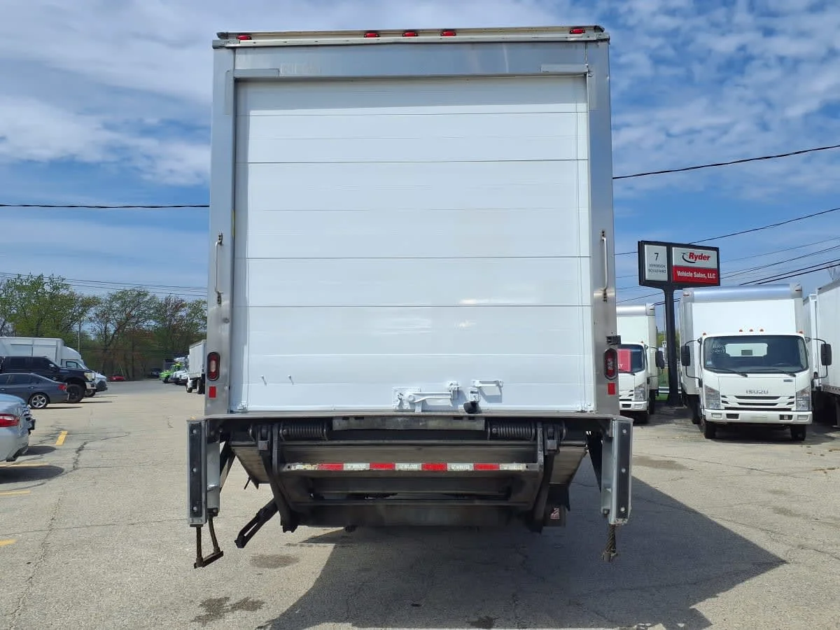 2018 International 4300 in Warwick, RI — photo 5