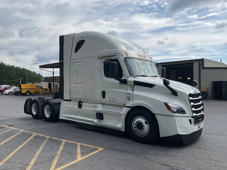 2022 Freightliner Cascadia in La Porte, IN