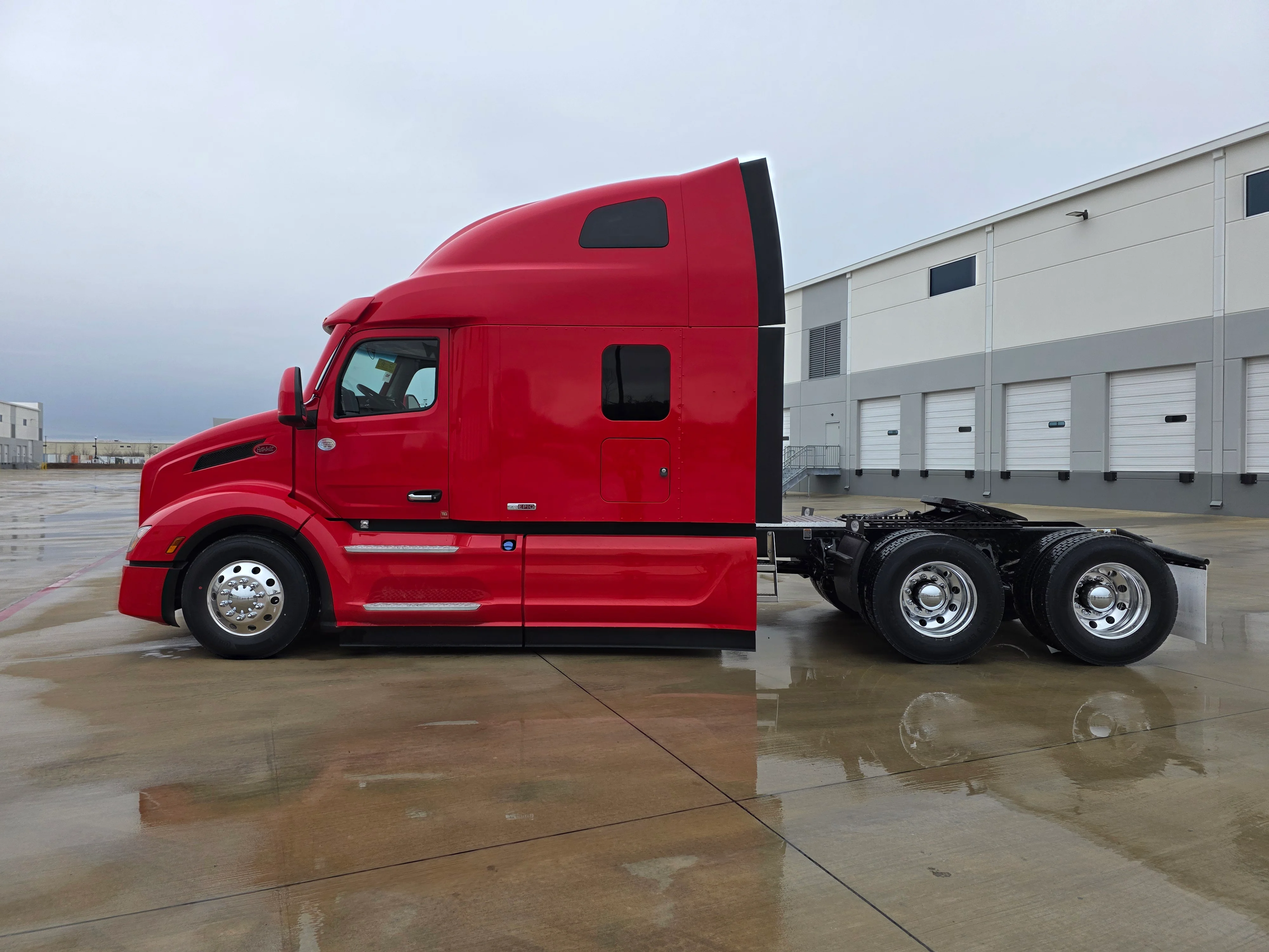 2027 Peterbilt 579 in Portland, OR — photo 2