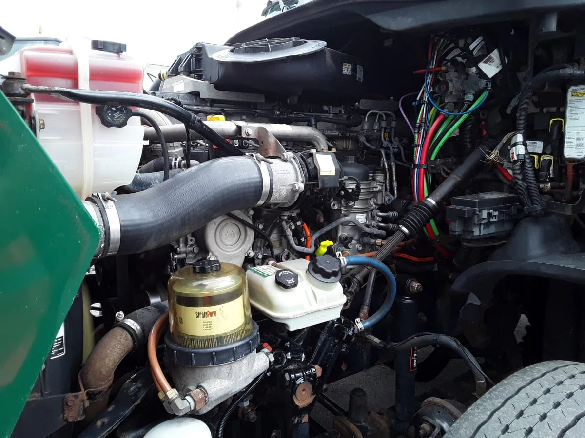 2017 Freightliner Cascadia - image 8