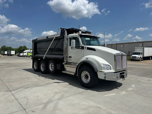 2027 Kenworth T880