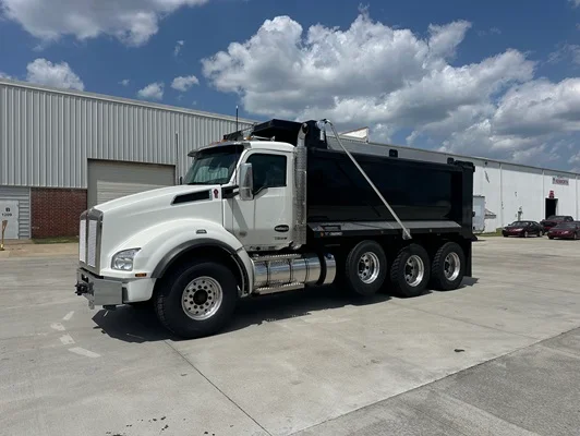 2027 Kenworth T880 in Murfreesboro, TN — photo 2