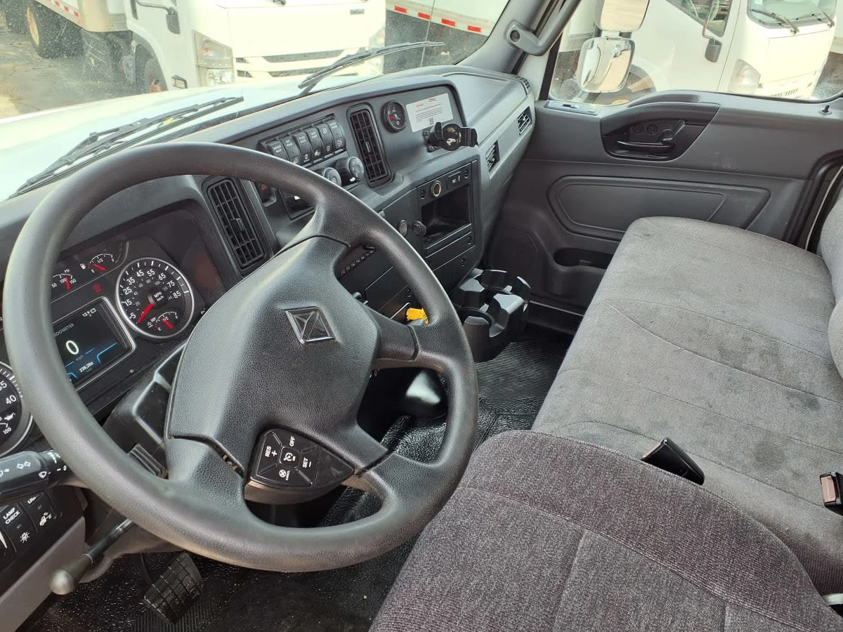 2019 International MV - image 7