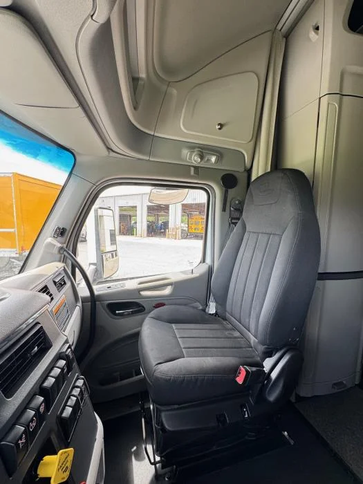 2022 Peterbilt 579 - image 20