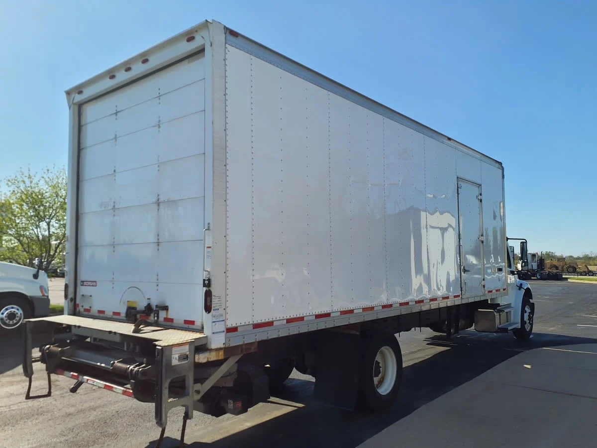 2019 Freightliner M2 106 in Altoona, IA — photo 4