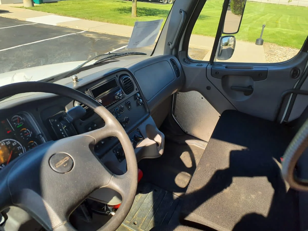 2019 Freightliner M2 106 in Altoona, IA — photo 7