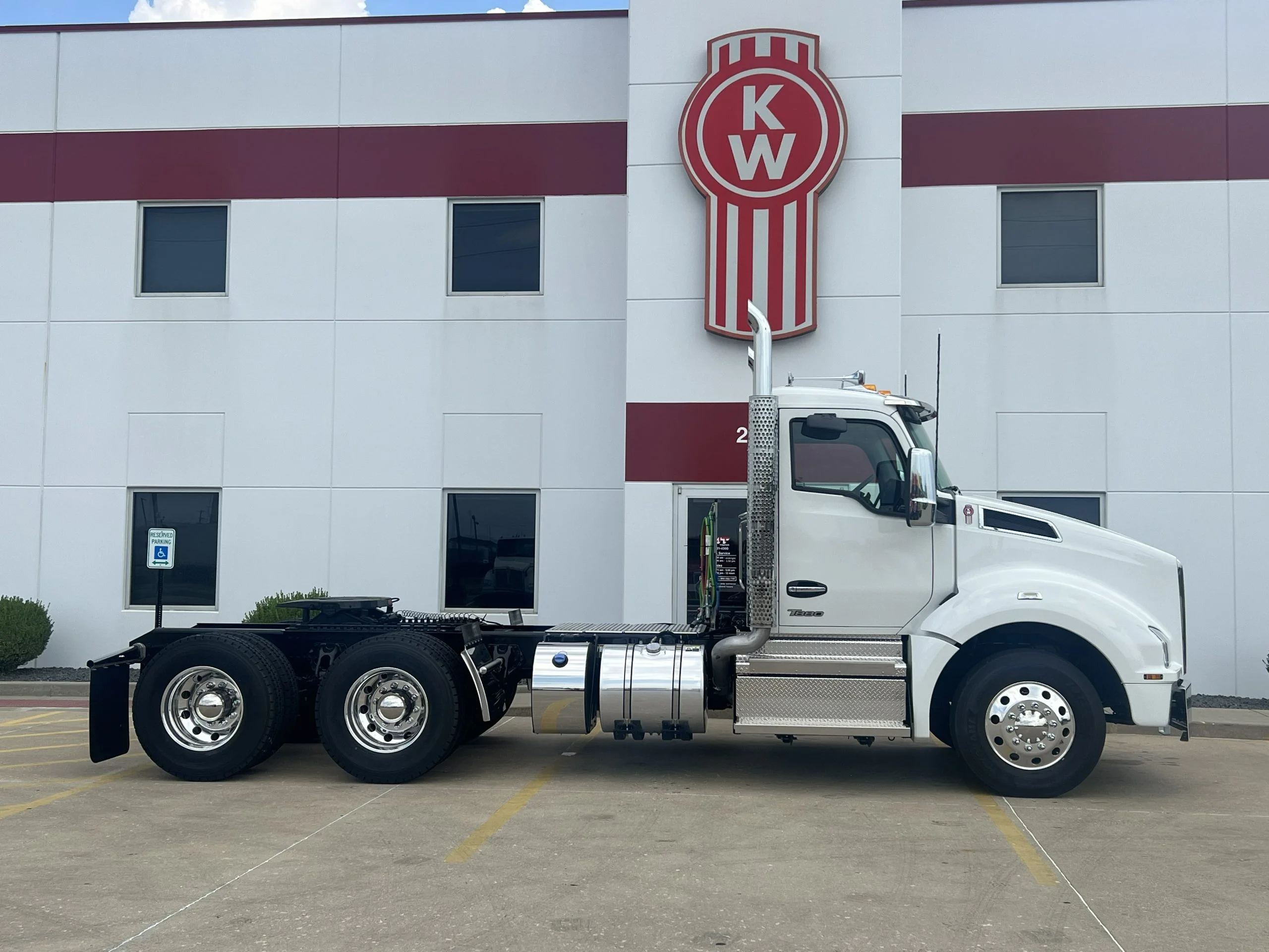 2027 Kenworth T880 in Troy, IL — photo 5