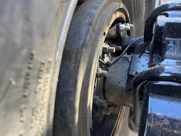 2017 Peterbilt 389 - image 7