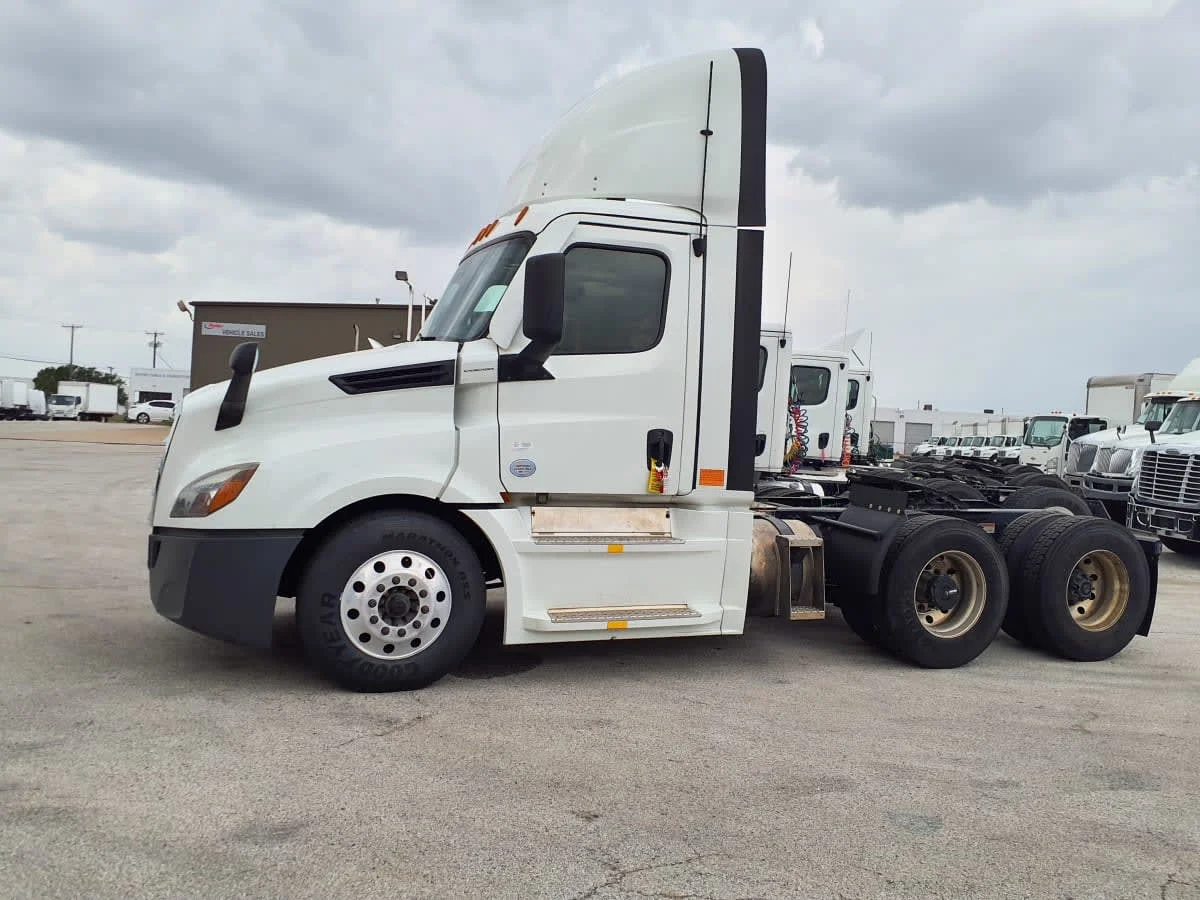 2022 Freightliner Cascadia in Fort Worth, TX