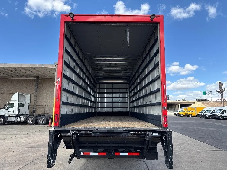 2019 Freightliner M2 106 in Phoenix, AZ — photo 8