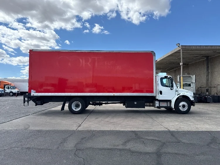 2019 Freightliner M2 106 in Phoenix, AZ — photo 4