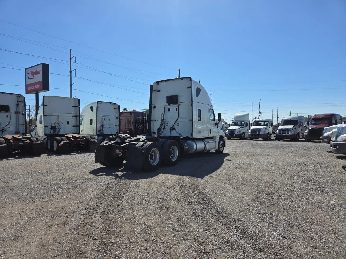 2019 Freightliner Cascadia in St. Rose, LA — photo 4