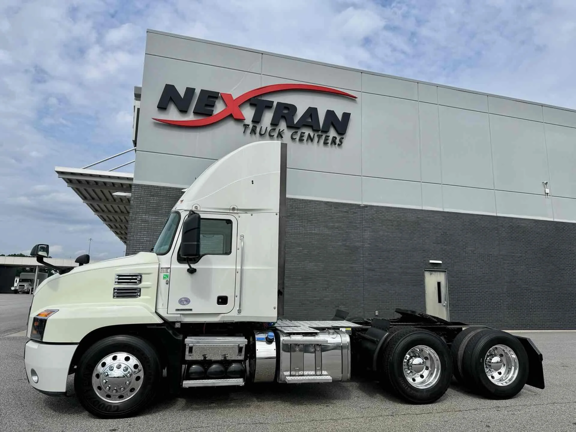 2022 Mack Anthem in Duluth, GA — photo 2
