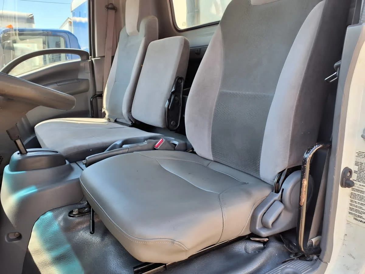 2018 Isuzu NRR in Newark, NJ — photo 7