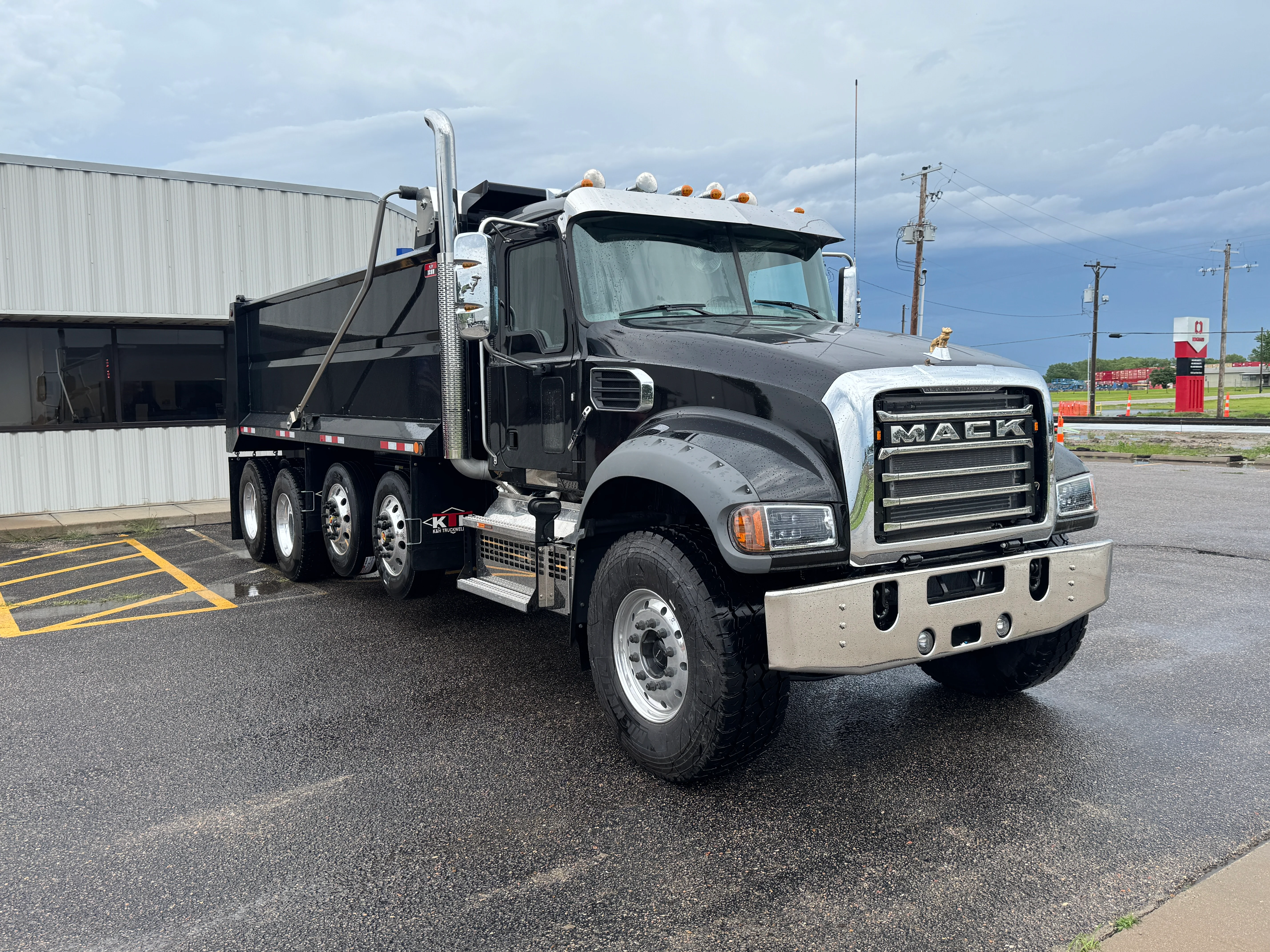 2025 Mack Granite in Wichita, KS — photo 5
