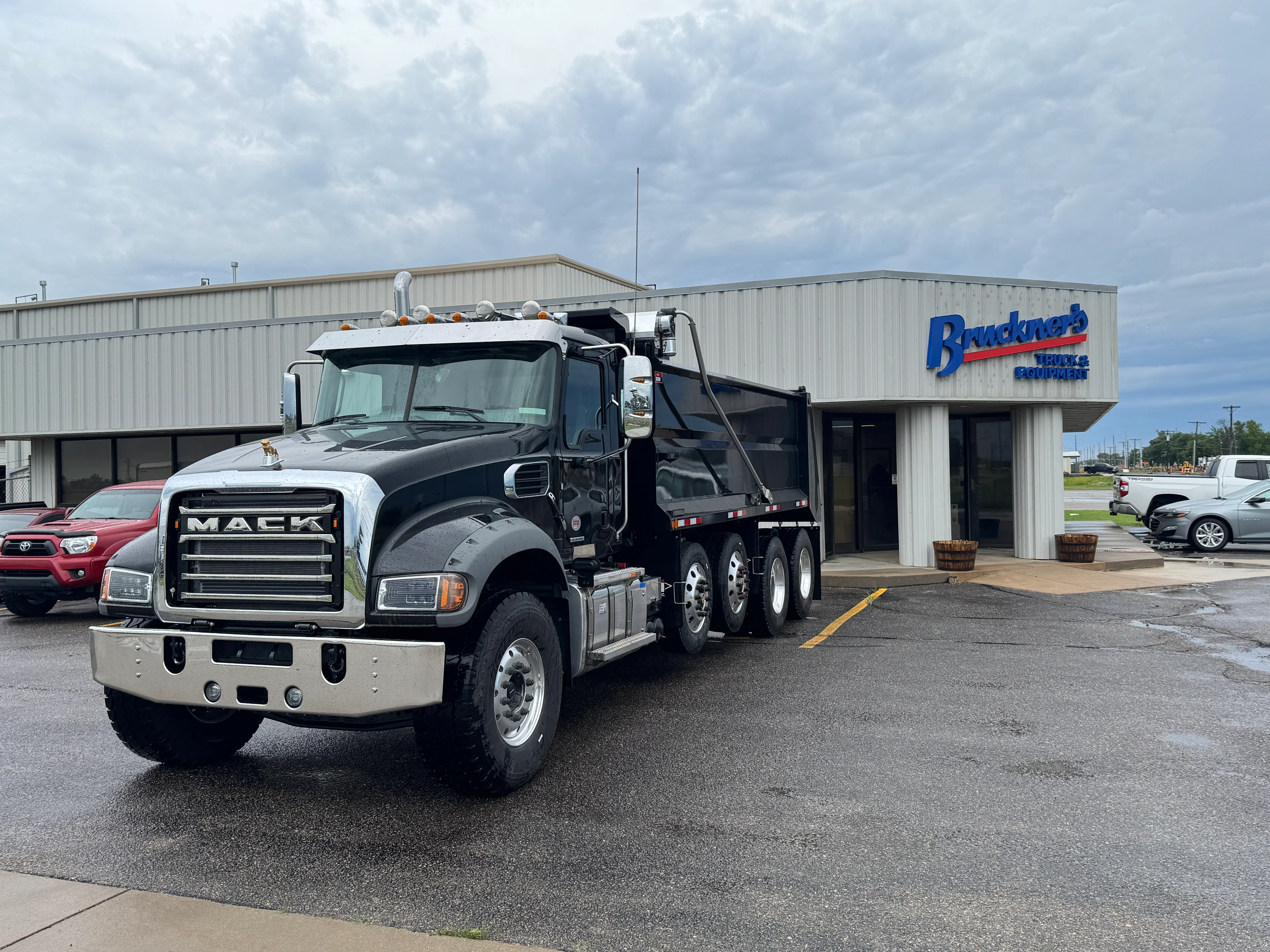 2025 Mack Granite in Wichita, KS