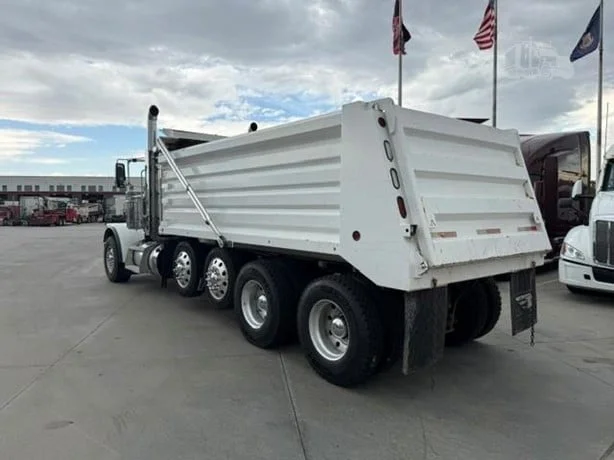 2023 Peterbilt 389 in Springville, UT — photo 9